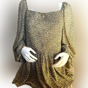 NWT Women’s Hayden olive green‎ and tan lightweight blouse with gathering - 2XL